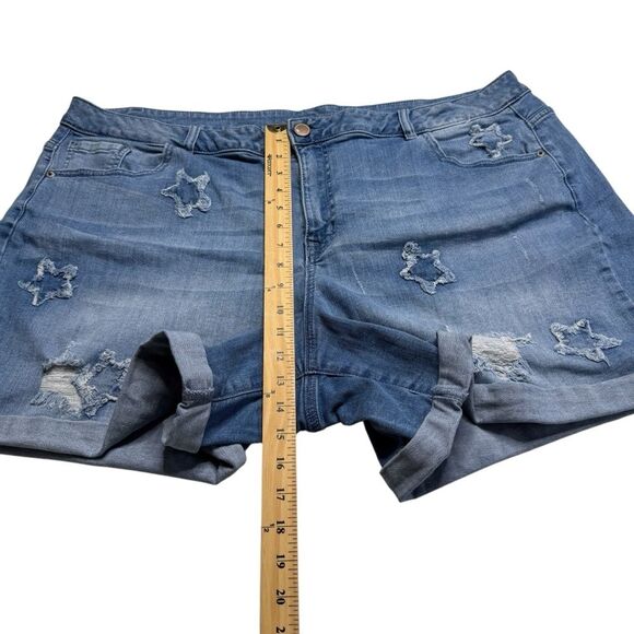 Lane Bryant Distressed Star Denim Shorts Roll Cuffs Plus Sz 26 - Picture 8 of 14